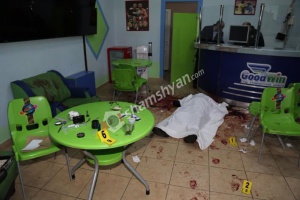 Ոստիկաններն ու քննիչները տաք հետքերով բացահայտեցին բուքմեյքերական գրասենյակում առանձնակի դաժանությամբ երիտասարդ տղամարդու սպանությունը. կատարողը BMW-ով հատել է հայ-վրացական սահմանը. ՖՈՏՈՌԵՊՈՐՏԱԺ, ՏԵՍԱՆՅՈՒԹ