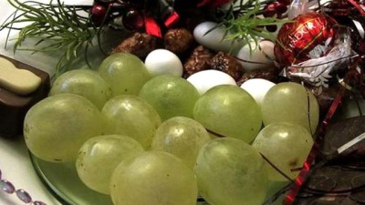 Իսպանիայում պարտադիր պայման է, որ Ամանորին տեղ գնալիս պայուսակի մեջ պետք է լինի մի քիչ նուգա և շամպայն
