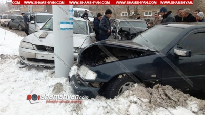 Խոշոր ու շղթայական ավտովթար Գյումրիում. բախվել են 2 Mercedes և Opel, իսկ հետո հայտնվել ձնակույտի մեջ. ՖՈՏՈՌԵՊՈՐՏԱԺ, ՏԵՍԱՆՅՈՒԹ