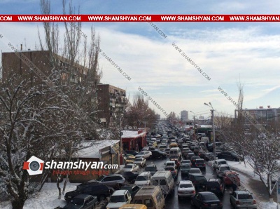 Արտակարգ իրավիճակ Երևանում․ խաղարկությունը մի իսկական պատուհաս դարձավ բնակիչների համար․ 3 կիլոմետրանոց խցանման պատճառով բժիշկները չկարողացան մոտենալ հիվանդին․ ՖՈՏՈՌԵՊՈՐՏԱԺ, ՏԵՍԱՆՅՈՒԹ