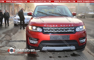 Երևանում Range Rover-ով վթարի է ենթարկվել ԴԱՀԿ նախկին պետ Միհրան Պողոսյանի կինը․ նրան վթարի վայրից տարել է ամուսինը․ ՖՈՏՈՌԵՊՈՐՏԱԺ
