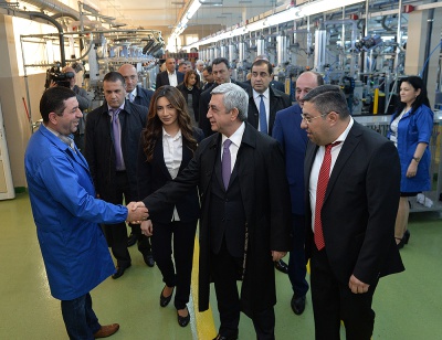 Նախագահ Սերժ Սարգսյանը այցելել է «Ալեքս տեքստիլ» ընկերություն, ծանոթացել կատարված ներդրումներին. ՖՈՏՈՌԵՊՈՐՏԱԺ