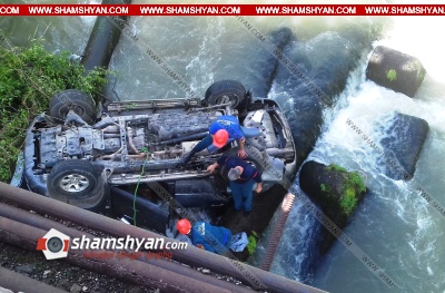 Ողբերգական դեպք Սյունիքի մարզում. Toyota Land Cruiser-ը հայտնվել է Որոտան գետում. քույր ու եղբայր մահացել են. կա 1 վիրավոր. ՖՈՏՈՌԵՊՈՐՏԱԺ, ՏԵՍԱՆՅՈՒԹ