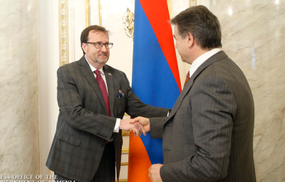 Դեսպան Միլսն ԱՄՆ կառավարության անունից շնորհավորել է Կարեն Կարապետյանին՝ ՀՀ վարչապետի պաշտոնում վերանշանակվելու կապակցությամբ