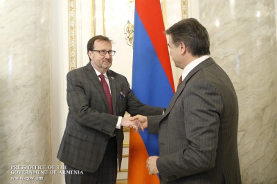 Վարչապետն ու ԱՄՆ դեսպանը քննարկվել են ամերիկյան ներդրումների ներգրավման հարցը