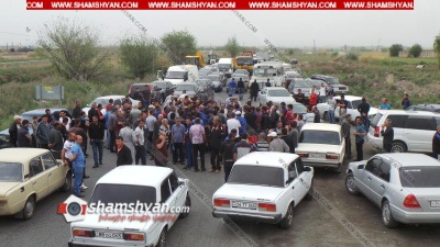 Արտակարգ ու պայթյունավտանգ իրավիճակ Արմավիրի մարզում. գյուղացիները փակել են ճանապարհը և պահանջում են կառավարության ներկայացուցչին. ՖՈՏՈՌԵՊՈՐՏԱԺ, ՏԵՍԱՆՅՈՒԹ