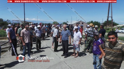 Արդեն 2 ժամից ավելի է, արտակարգ ու պայթյունավտանգ իրավիճակ է ստեղծվել Արարատում,,ՄԻԱՅՆ ԻՄԱՆԱՔ ԻՆՉ ԵՆ ՍԱՐՔՈՒՄ ԽԵՂՃԵՐԻ ԳԼԽԻՆ