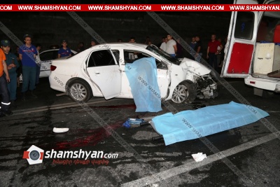 Ողբերգական ավտոթվար Երևանում. 35-ամյա վարորդը «Toyota Corolla»-ով» բախվել է էլեկտրասյանն ու դուրս եկել հանդիպակած գոտի. ոստիկանության ծառայողներից մեկը մահացել է, մյուսը տեղափոխվել հիվանդանոց. ՖՈՏՈՌԵՊՈՐՏԱԺ
