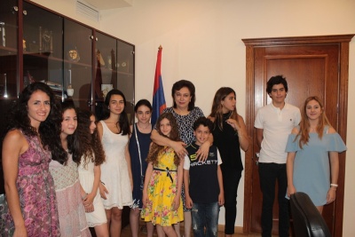 «Թեքեյան» մշակութային միության անդամներն ու լիբանանցի պատանի երաժիշտները հյուրընկալվել են Սփյուռքի նախարարությունում