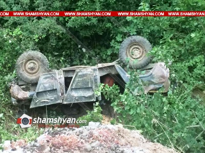 Ողբերգական ավտովթար Սյունիքի մարզում. 46-ամյա վարորդը УАЗ-ով 80մ գլխիվայր շրջվելով՝ հայտնվել է անտառում. կա 1 զոհ, 2 վիրավոր. ՖՈՏՈՌԵՊՈՐՏԱԺ