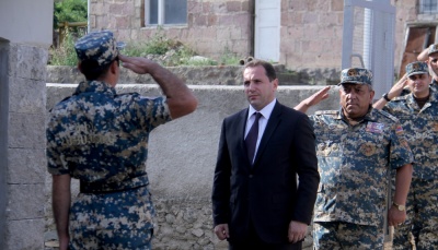 ԱԻ նախարար Դավիթ Տոնոյանը մասնակցեց Տավուշի մարզում քաղպաշտպանության հենակետերի բացման արարողությանը. ԼՈՒՍԱՆԿԱՐՆԵՐ