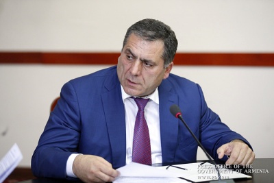 Վարչապետի այցից հետո Տավուշի մարզպետը գրություններ է ուղարկել մարզի դատախազություն, հայտնելով, որ խոշոր բիզնեսմենները պետությանը «քցում են».