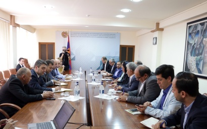 Նախարար Կարայանը և Իրանի նախագահի խորհրդականը քննարկել են ազատ տնտեսական գոտիների համագործակցությունը. ԼՈՒՍԱՆԿԱՐՆԵՐ