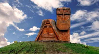 Երկրապահ ուխտագնացներին Արցախում գրկաբաց են ընդունում