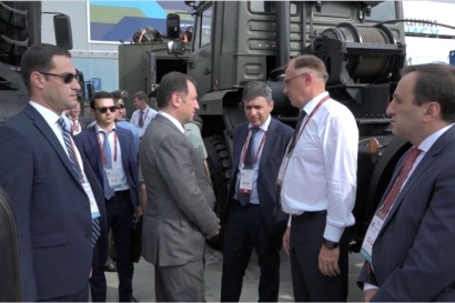 ՀՀ պաշտպանության նախարարը մասնակցել է ռազմատեխնիկական ցուցահանդեսի բացման արարողությանը. ՖՈՏՈՌԵՊՈՐՏԱԺ