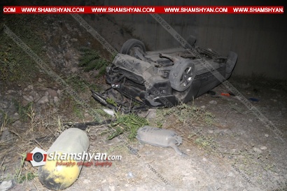 Խոշոր ավտովթար Երևանում. բախվել են Infiniti-ն ու Mercedes-ը. վերջինս 11 մետր գահավիժելով՝ գլխիվայր հայտնվել է «Կուկուռուզնիկի» տարածքում. ՖՈՏՈՌԵՊՈՐՏԱԺ, ՏԵՍԱՆՅՈՒԹ