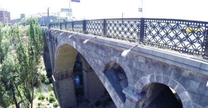 Արտակարգ դեպք Երևանում. 21-ամյա աղջիկը «Հաղթանակ» կամրջից ցած է նետվել. բժիշկները պայքարում են նրա կյանքի համար