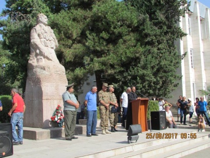 Արցախի Հանրապետության Մարտունի քաղաքում՝ Հայաստանի և Արցախի հերոս Մոնթե (Ավո) Մելքոնյանի արձանի առաջ, տեղի ունեցավ զինվորական երդման արարողություն. ՖՈՏՈՌԵՊՈՐՏԱԺ
