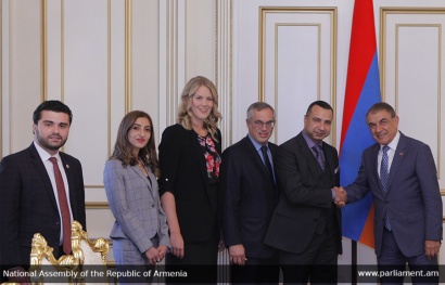 Արցախցին, ի տարբերություն ադրբեջանցու, ընդամենը պաշտպանում է իր տանը խաղաղ ապրելու իրավունքը. Ա. Բաբլոյանը՝ Մաջեդ էլ Շաֆիին