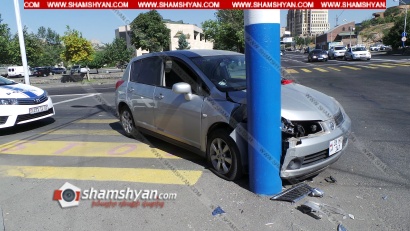 Երևանում 30-ամյա վարորդը Nissan-ով բախվել է էլեկտրասյանը, կինն ու երեխան տեղափոխվել են հիվանդանոց. ՖՈՏՈՌԵՊՈՐՏԱԺ, ՏԵՍԱՆՅՈՒԹ