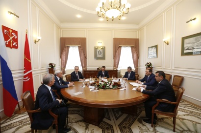 Սանկտ Պետերբուրգում մեկնարկած Երևանի օրերի շրջանակում Երևանի քաղաքապետը հանդիպել է Սանկտ Պետերբուրգի նահանգապետի հետ