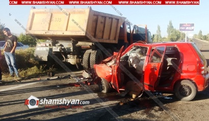Խոշոր ավտովթար Կոտայքի մարզում. Suzuki-ն բախվել է կայանված КамАЗ-ի հետնամասին. Կա վիրավոր. ՖՈՏՈՌԵՊՈՐՏԱԺ, ՏԵՍԱՆՅՈՒԹ