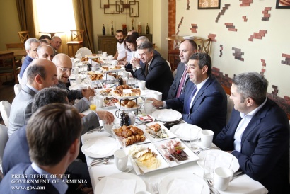 Վարչապետը ՏՏ ընկերությունների ներկայացուցիչների հետ քննարկել է ոլորտի զարգացման հեռանկարները. ԼՈՒՍԱՆԿԱՐՆԵՐ
