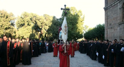 Ուրախանում է երկինքը, ցնծում երկիրը, պայծառանում եկեղեցին. սեպտեմբերի 17-ին Խաչվերաց է (Սրբխեչ)