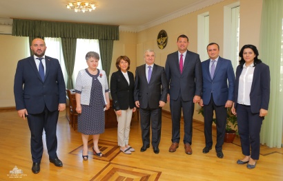 ԱՄՆ կոնգրեսական Դեյվիդ Վալադաոն հյուրընկալվել է Արցախի խորհրդարանում