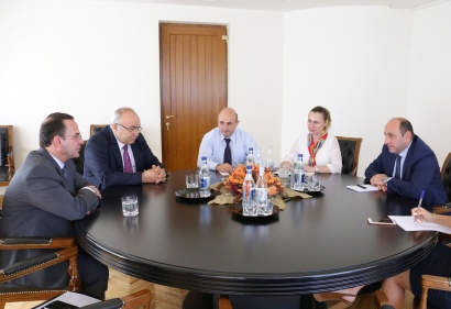 Սուրեն Կարայանը և Լիբանանի զբոսաշրջության նախարարը քննարկել են Երևան-Բեյրութ ավիափոխադրումները. ԼՈՒՍԱՆԿԱՐՆԵՐ