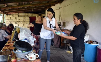 Արցախում «Ազատ հայրենիք» կուսակցության կանանց խորհուրդն այցելել և աջակցություն է տրամադրել կարիքավոր և բազմազավակ մի շարք ընտանիքների. ՖՈՏՈՌԵՊՈՐՏԱԺ
