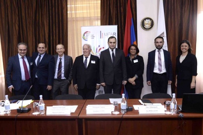 Փաստաբանների պալատում տեղի է ունեցել միջազգային կլոր-սեղան քննարկում՝ ՀՀ-ում Ֆրանսիայի դեսպանի մասնակցությամբ. ԼՈՒՍԱՆԿԱՐՆԵՐ
