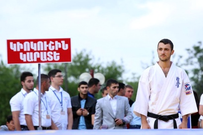 Արցախի Օյամա կիոկուշին կարատե-դո ֆեդերացիայի գլխավոր մարզիչ Արթուր Առուշանյանը Լեհաստանում հռչակվել է Եվրոպայի չեմպիոն