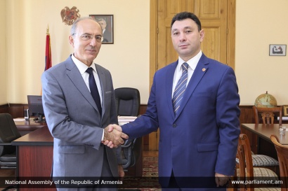 Հետագա ճակատագիրն Արցախի քաղաքացիների որոշելու խնդիրն է. Է. Շարմազանովը՝ Արցախի ԱԺ նախագահի տեղակալին