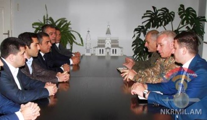 ՊԲ հրամանատար Լևոն Մնացականյանն ընդունել է «UCOM» և «Պանարմենիան մեդիա գրուպ» ընկերությունների ներկայացուցիչներին
