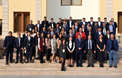 Արայիկ Հարությունյանը ընդունել է «Հայկական կուսակցությունների երիտասարդական ֆորում»-ի մասնակիցներին