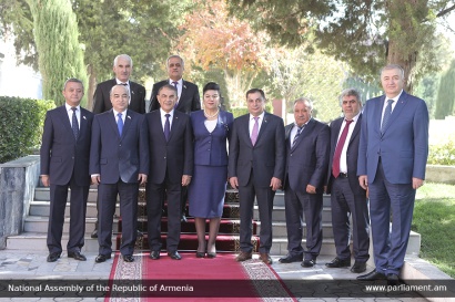 Արա Բաբլոյանի գլխավորած պատվիրակությունը պաշտոնական այցով ժամանել է Դուշանբե. ԼՈՒՍԱՆԿԱՐՆԵՐ