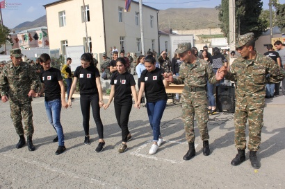 Ապագա տնտեսագետներն՝ առաջնագծում. այցելություն Ասկերանի, Մատաղիսի զորամասեր. ԼՈՒՍԱՆԿԱՐՆԵՐ