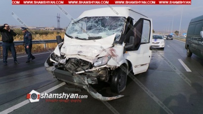 Երևան-Գյումրի ճանապարհին բախվել են Ford Transit-ն ու քարով բարձված ЗИЛ-ը. իսկ հետո նույն հատվածում բախվել են Opel-ն ու Mercedes-ը. կան վիրավորներ. ՖՈՏՈՌԵՊՈՐՏԱԺ, ՏԵՍԱՆՅՈՒԹ