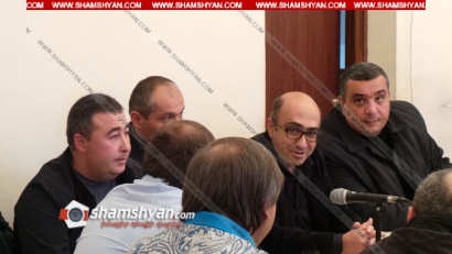 Երևանում սկսվեց Գեղարքունիքի մարզի դատարանի նախագահի, դատավորի, դատախազի և մի քանի անձանց դատաքննությունը. նրանք կասկածվում են առանձնապես խոշոր չափերով՝ $23000 կաշառք ստանալու մեջ. ՖՈՏՈՌԵՊՈՐՏԱԺ, ՏԵՍԱՆՅՈՒԹ