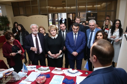 Երևանի պատմության թանգարանում տեղի է ունեցել «ՀՀ բանկեր, ներդրումային և վարկային կազմակերպություններ» խորագրով ցուցահանդեսի բացումը