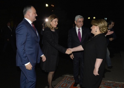 Նախագահի նստավայրում ի պատիվ Մոլդովայի նախագահի տրվել է պաշտոնական ընդունելություն. ՖՈՏՈՌԵՊՈՐՏԱԺ