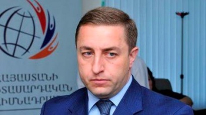 ԱԺ-ն քեֆերի մեջ է. երիտասարդ ՀՀԿ-ական Կարեն Ավագյանը նշում էր 43-ամյակը. «Ժողովուրդ»
