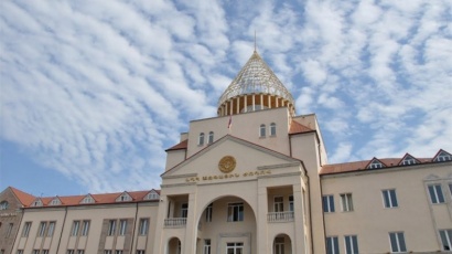 Արտաքին քաղաքական առաջնահերթությունները երկու հայկական հանրապետությունների խորհրդարանականների քննարկումների օրակարգում