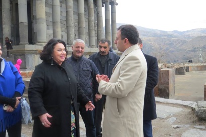 Նադեժդա Բաբկինան տպավորվել է Գառնու տաճարի շքեղությամբ