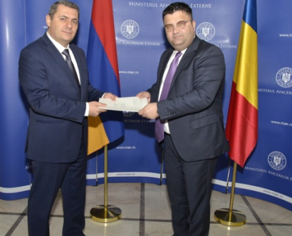 Ռումինիայում ՀՀ դեսպանն իր հավատարմագրի պատճենը հանձնեց Ռումինիայի արտգործնախարարության պետքարտուղարին