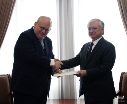 Լեհաստանի նորանշանակ դեսպանը հավատարմագրերի պատճենը հանձնեց ՀՀ ԱԳ նախարարին. ՏԵՍԱՆՅՈՒԹ