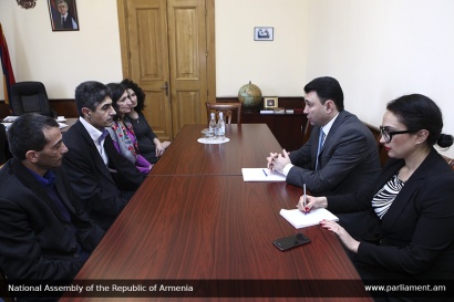 Էդուարդ Շարմազանովը հանդիպել է բազմազավակ ծնողների հետ