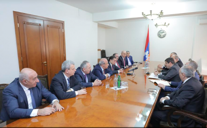 ՀՀ ԱԺ պատգամավորները հանդիպել են Արցախի պետական նախարարի հետ