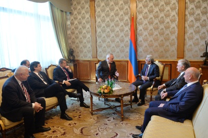 ԵԱՀԿ Մինսկի խմբի համանախագահները Սերժ Սարգսյանին ներկայացրել են Բաքվում իրենց հանդիպումների արդյունքները. ՖՈՏՈՌԵՊՈՐՏԱԺ